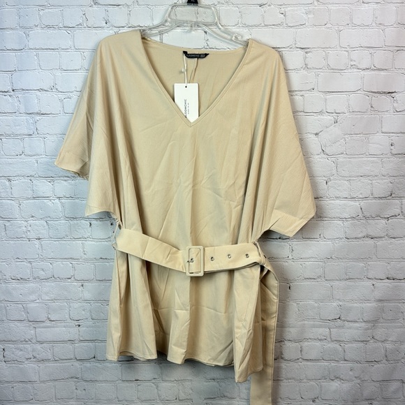 BloomChic Cream V Neck Belted Short Sleeve Top Plus Size 22/24 3X - Picture 2 of 5